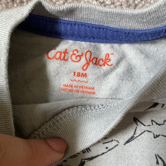 Toddler Boys 18 month t-shirts; marvel & sharks - Picture 6 of 6